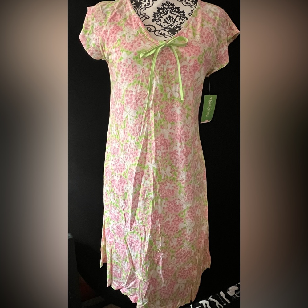 Lilly Pulitzer nightgown in Gossip Size Medium NWT